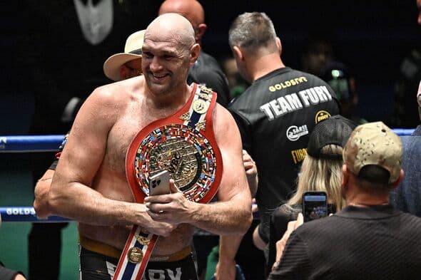 Tyson Fury sends strong message to Anthony Joshua after winning a fight