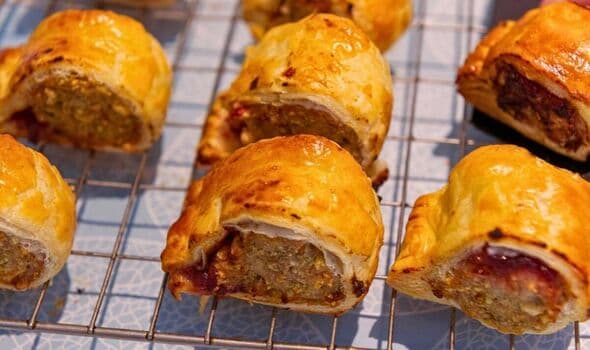 Make Delicious Sausage Rolls in 30 Minutes