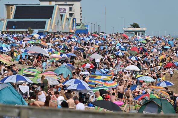 Met Office warns of 40C heat in 50 UK areas