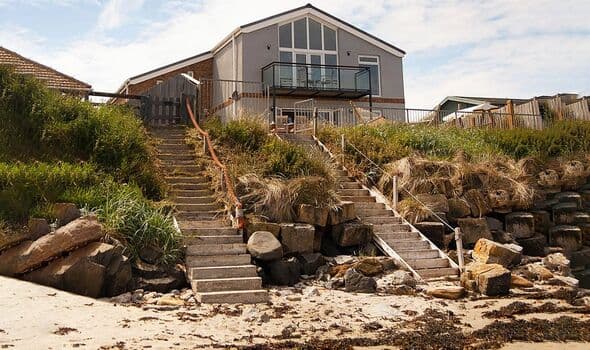 Holiday Cottage with Beach Access in the UK