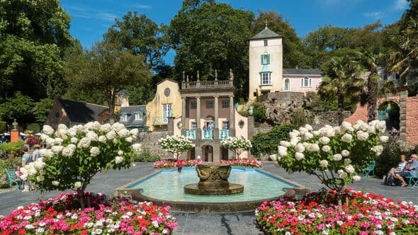 A Beautiful UK Village That Looks Like Italy