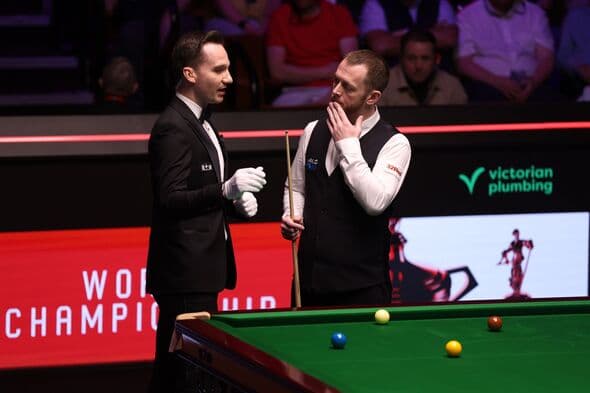 Spectator interrupts World Snooker Championship semi-final with Epstein Files outburst