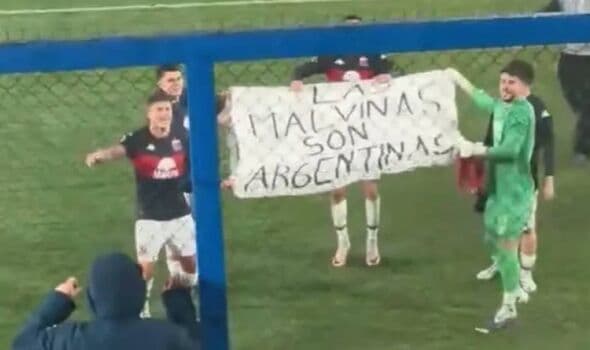 Argentina Football Team Shows Controversial Falklands Banner Again