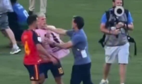 Argentina Coach Denies Punching Spain Player After World Cup Final
