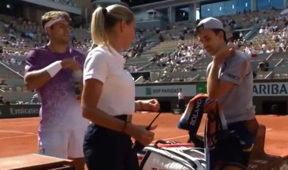 French Open Player Helps Opponent After Bad Fall