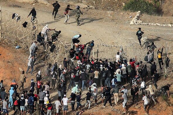 Thousands of migrants urged to enter Ceuta, Spain again
