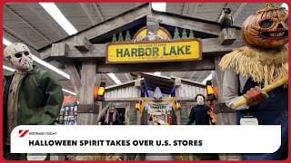 Halloween spirit takes over U.S. stores | Vietnam Today