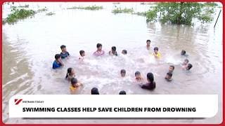Swimming classes help save children from drowning | Vietnam Today