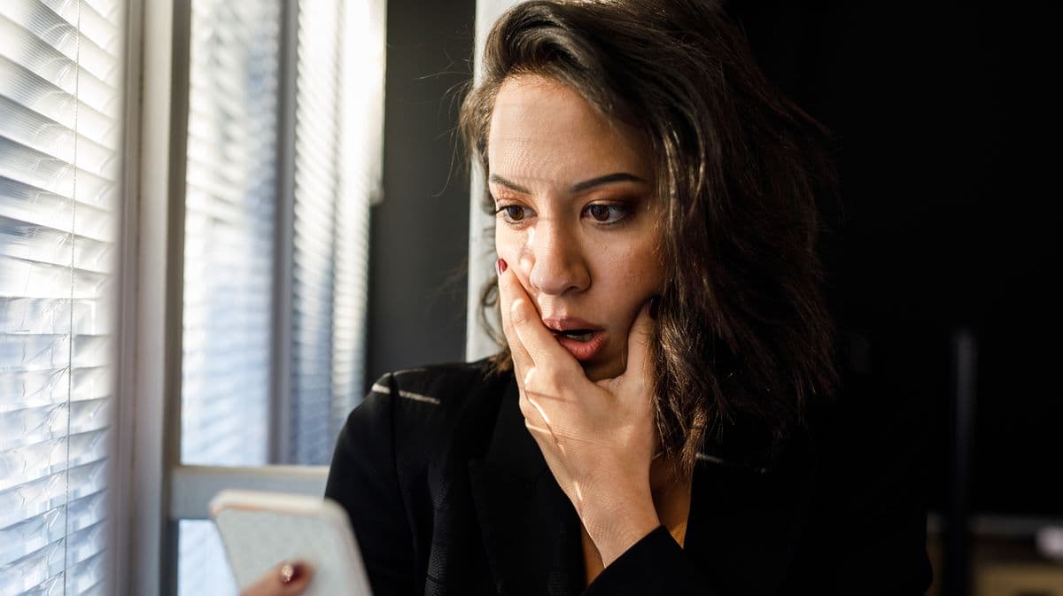Woman Gets Frightening Email at 1:37am