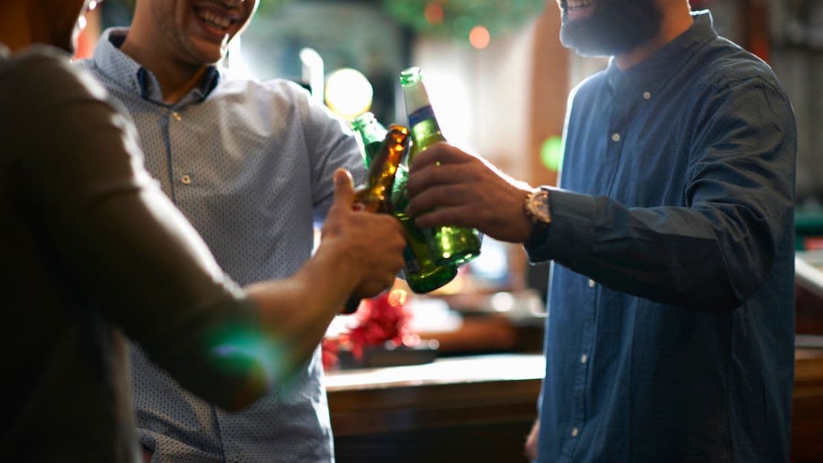 A Beer Expert Explains: Bottle or Can?