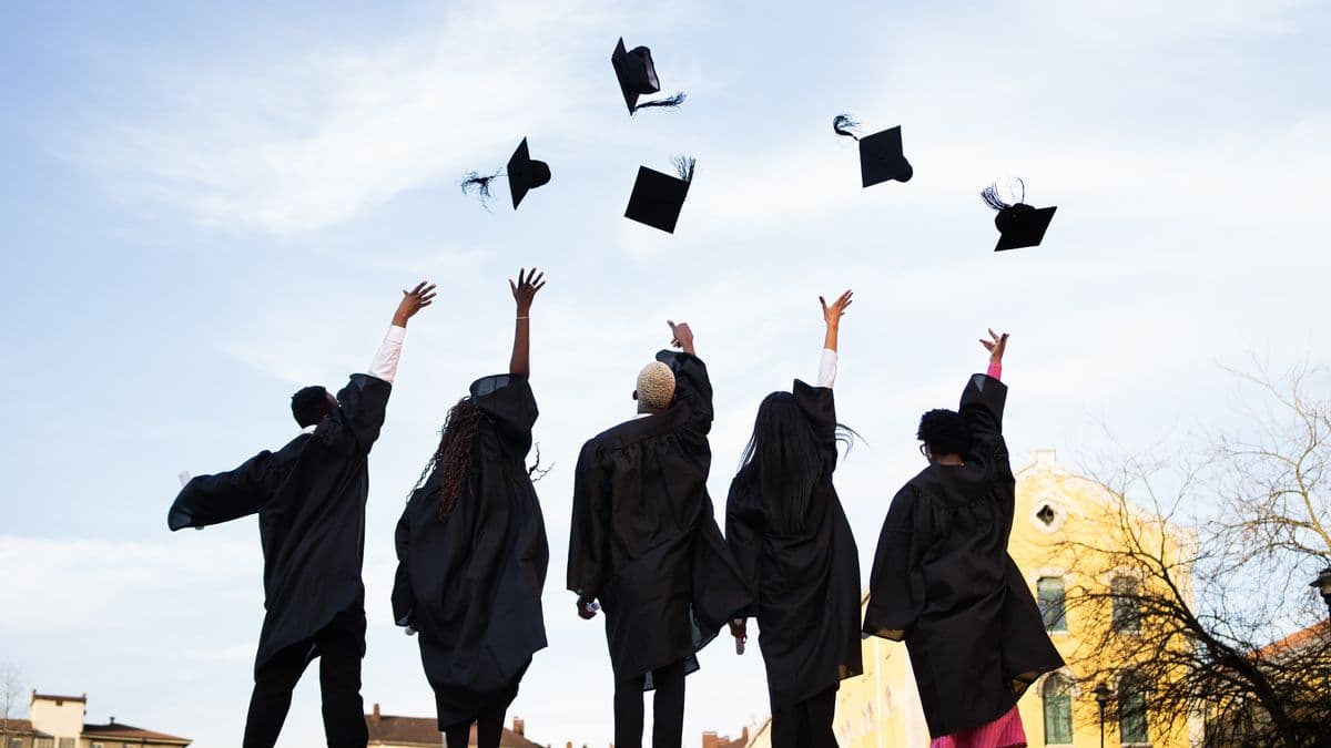 University graduates to get refunds due to student loan mistakes