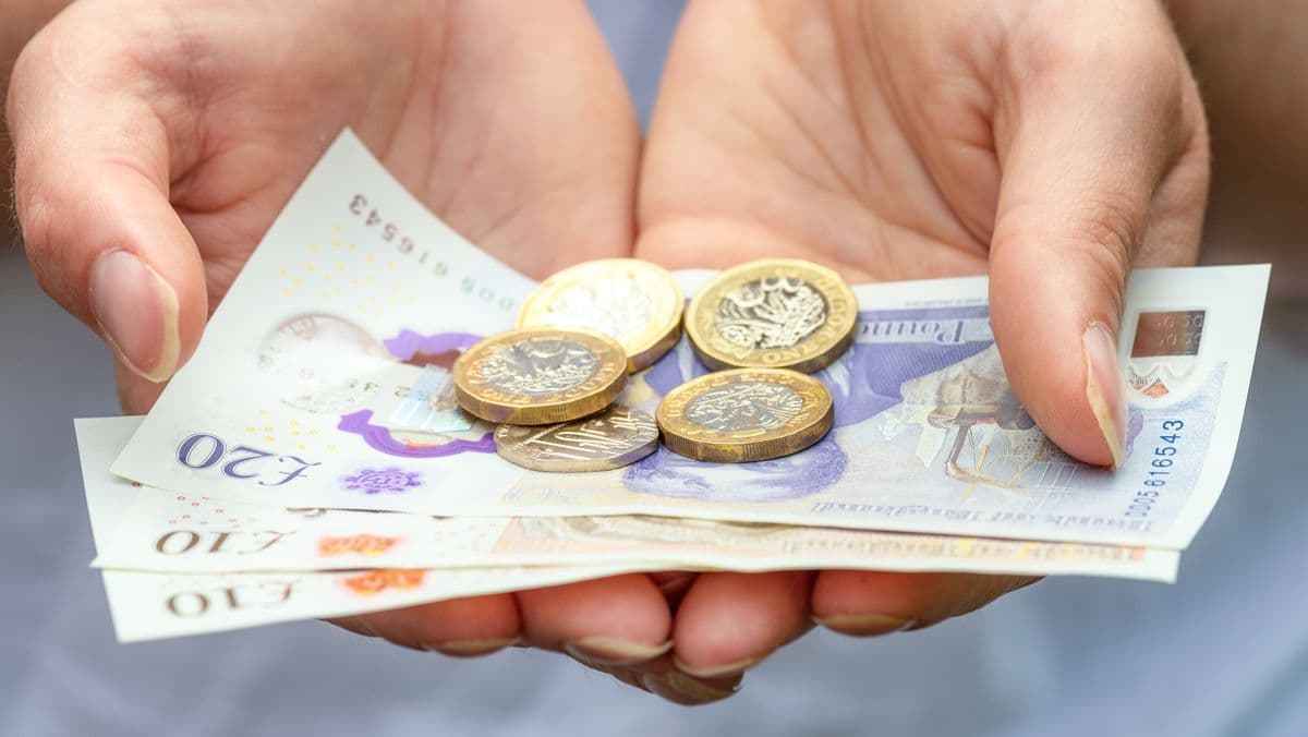 Major Insurance Provider to Distribute £199 Million to Customers