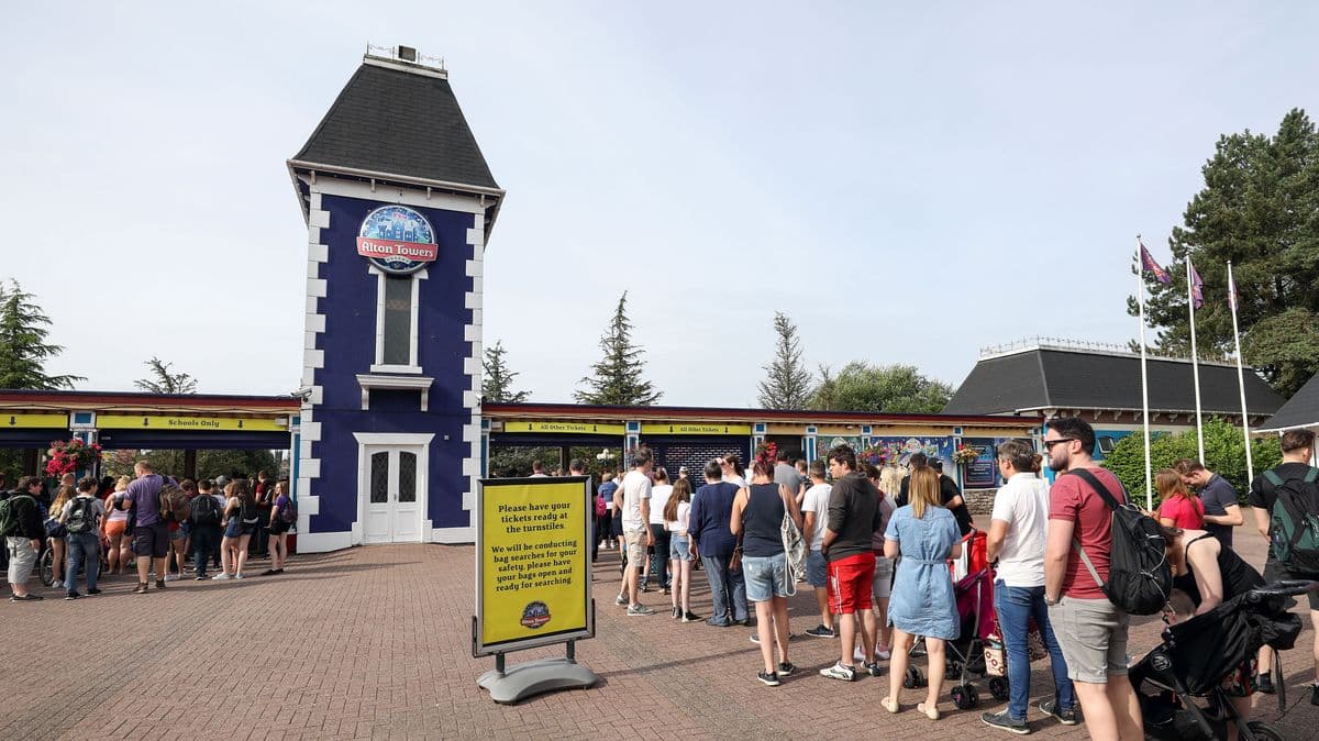 'I'm a theme park expert - there are 5 easy ways to skip long queues during school holidays'