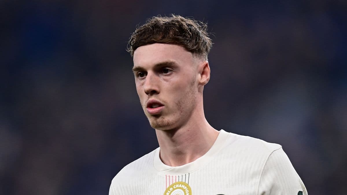 Chelsea Faces Challenge in Retaining Cole Palmer