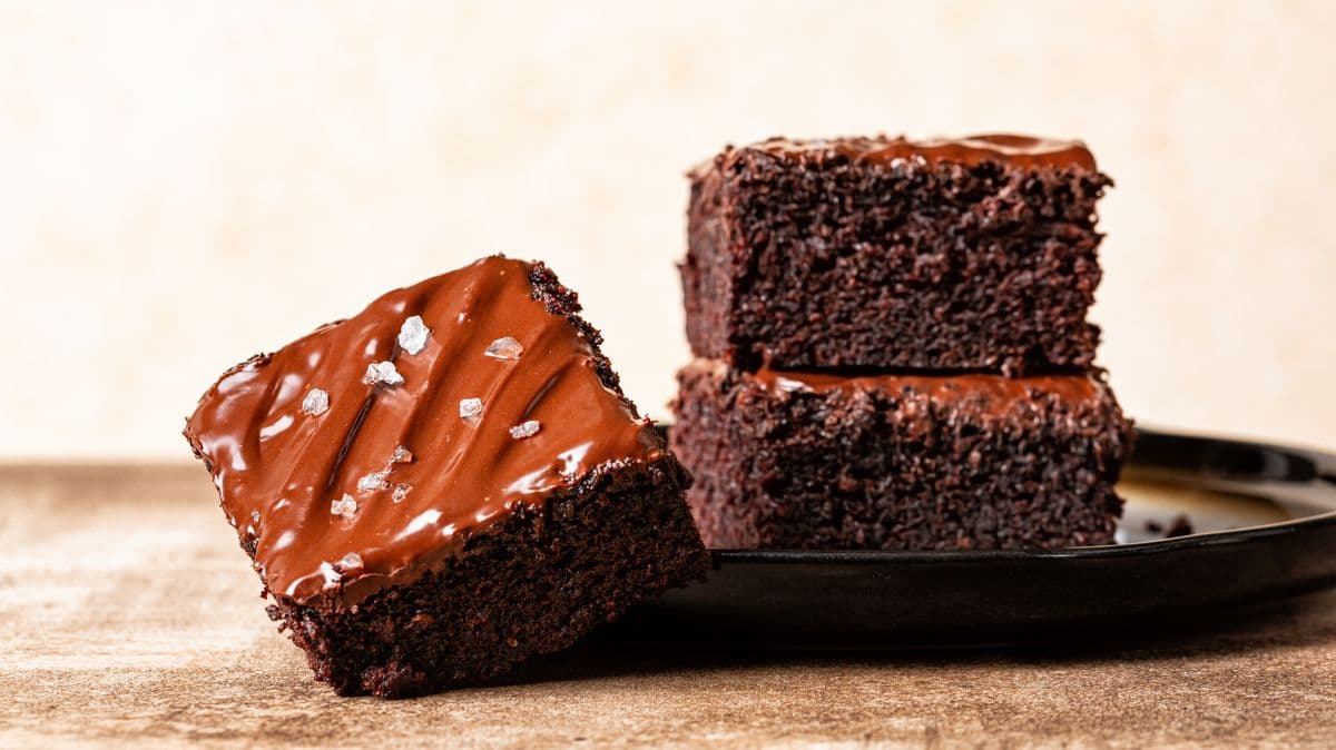Mary Berry's Easy Chocolate Cake