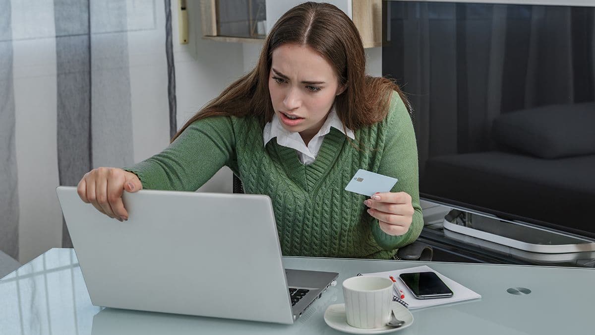 Lloyds Bank Gives Guidance After Stopping Service for Customers