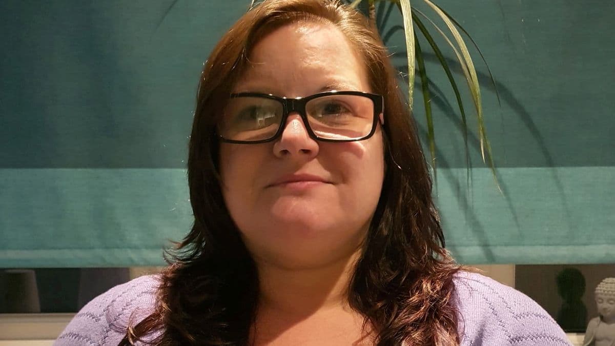 Mum loses 17st after stopping alcohol and bingeing