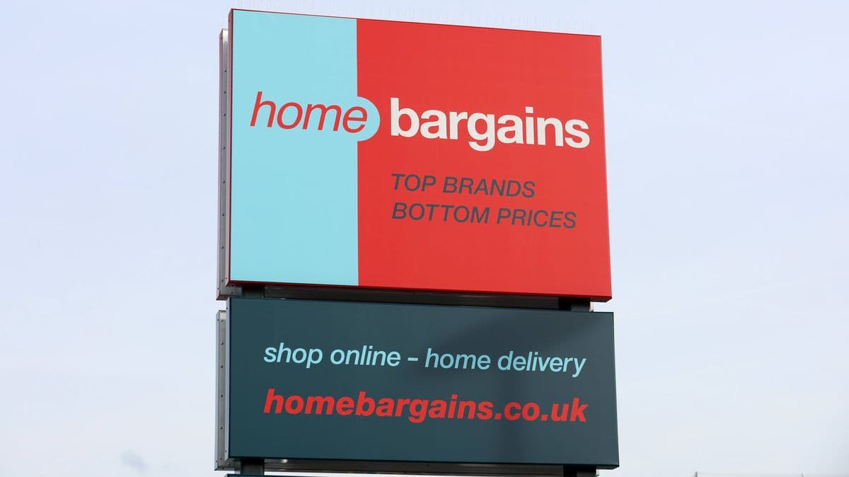 Home Bargains £10 lamp makes rooms look 'elegant' and rivals £41 Homebase version