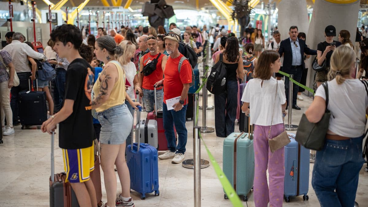 Spanish Airports Take Steps to Reduce Queue Chaos for British Travelers