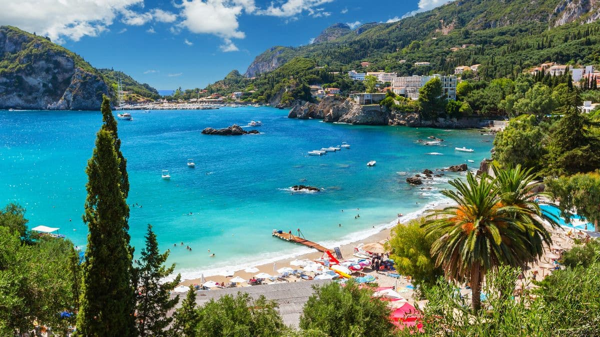 Travel Experts Recommend a European Country to Visit