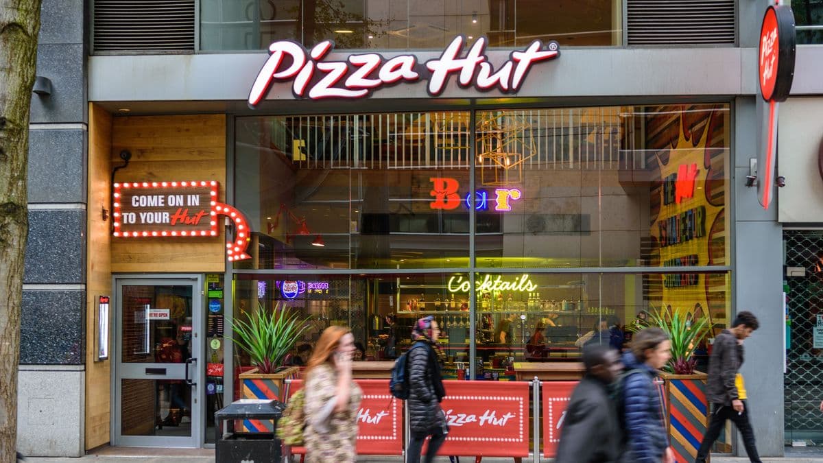 Pizza Hut Customer Gets a Great Deal
