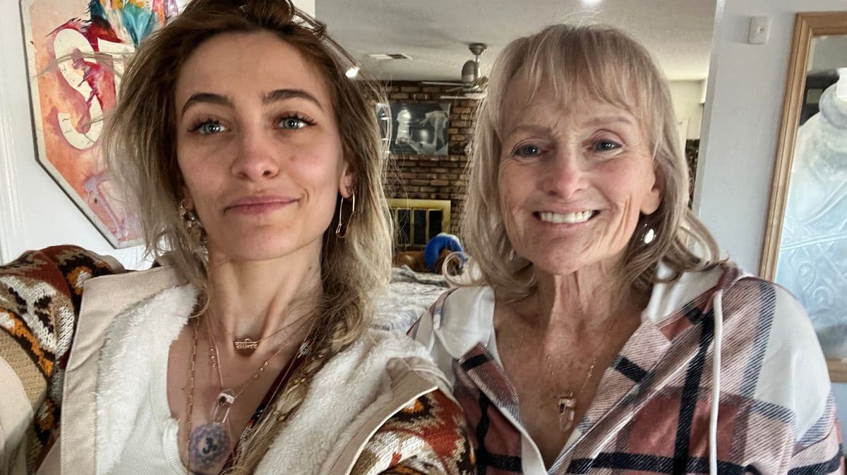 Paris Jackson shares a very rare photo of her mom Debbie Rowe
