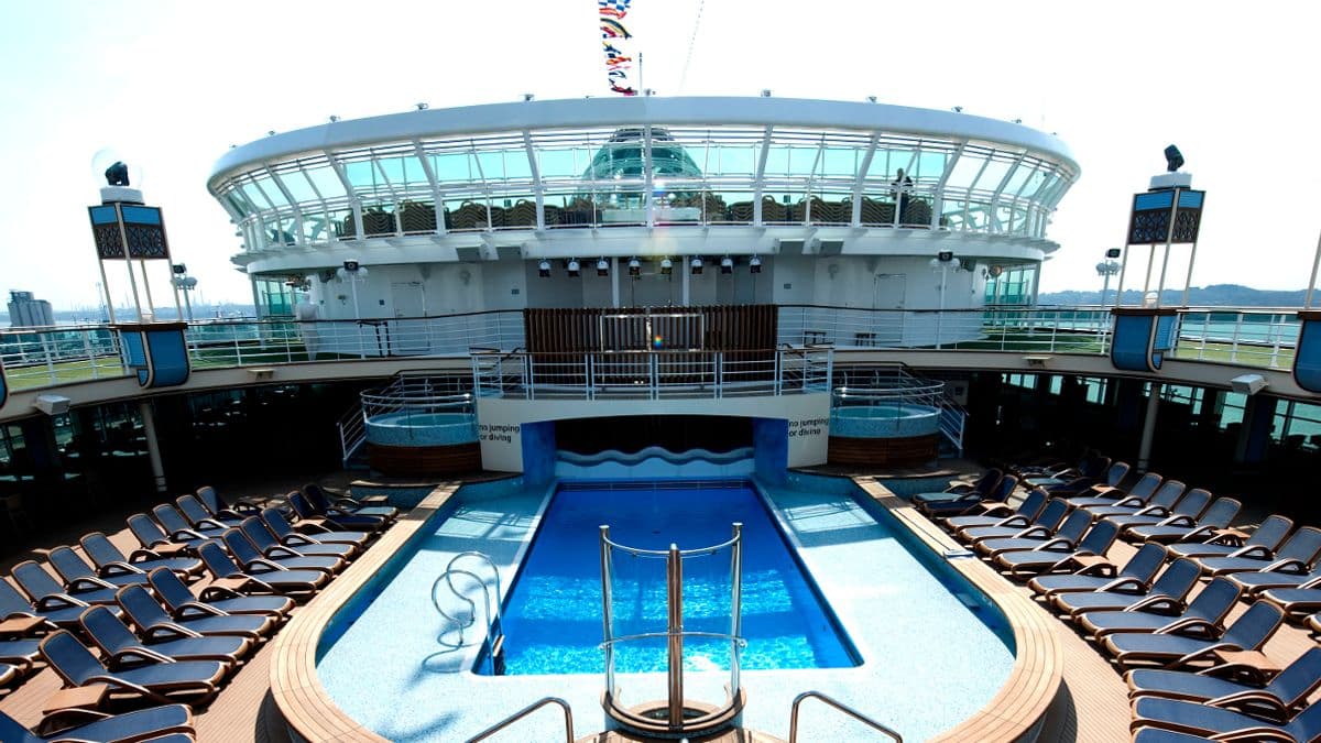 P&O Cruises Introduces New Rule for Sun Loungers on Ships