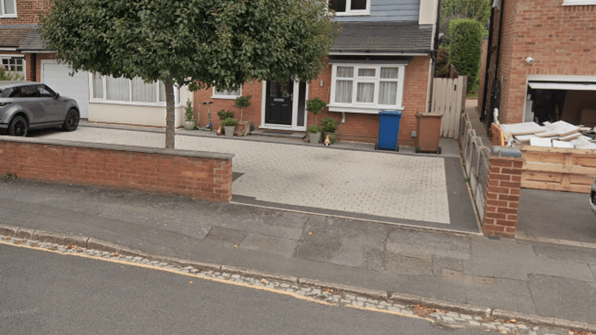 Neighbour Dispute Over Fence Repair Turns Ugly