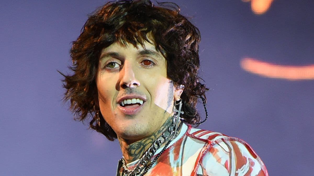 Bring Me The Horizon's Oli Sykes Gets Hit by Phone During Show