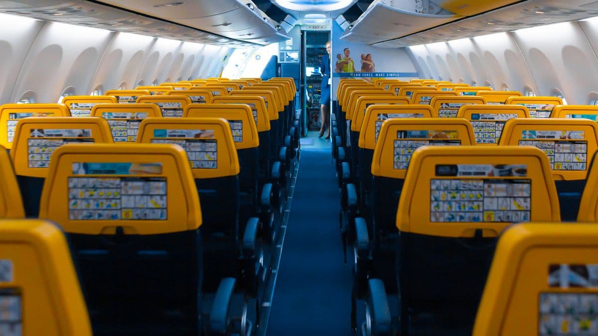 Pilot's Wife Gives Travel Advice