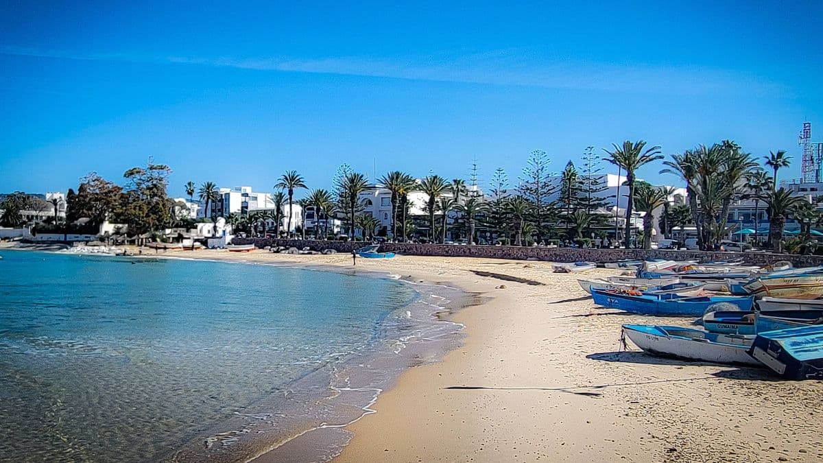 I tried easyJet's new £44 UK flight to a budget destination like Majorca