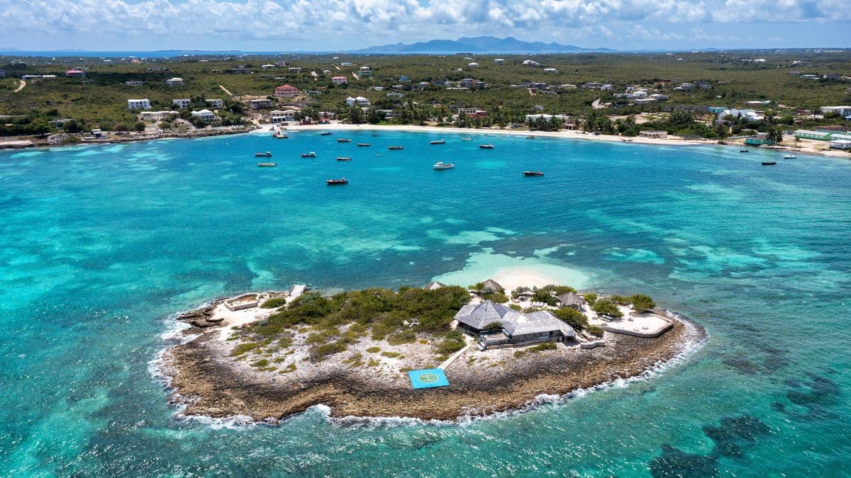 Discover the 'Hawaii of UK' with Beautiful Beaches