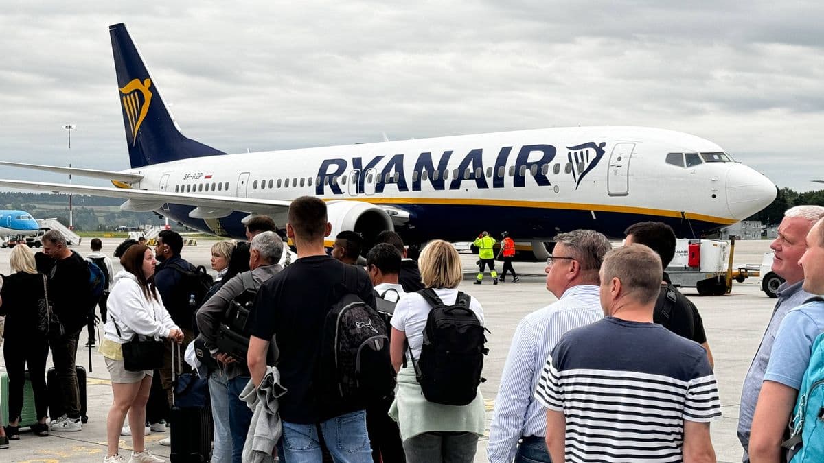 Ryanair Cuts Flights from 19 Airports