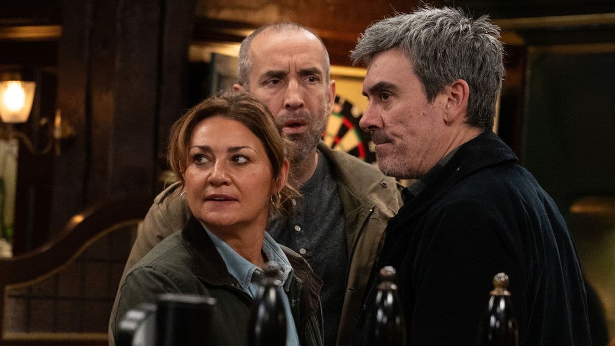 Emmerdale's Moira Finds Out Graham's Secret
