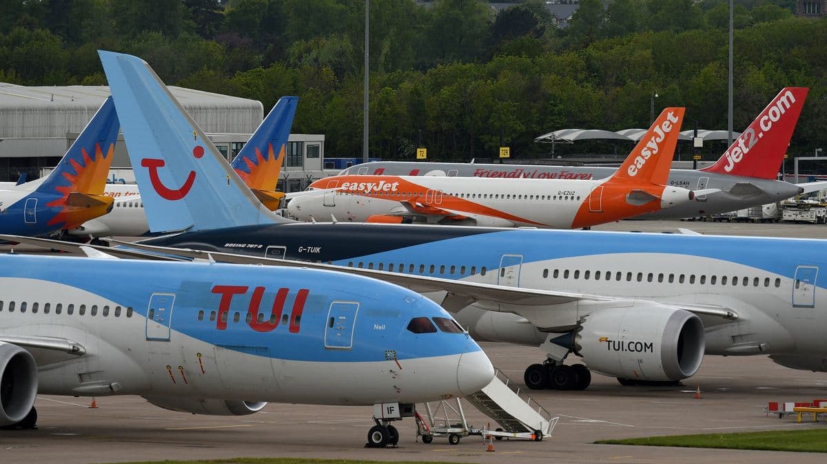 TUI, Jet2, and EasyJet Bluetooth Rules After Plane Evacuation