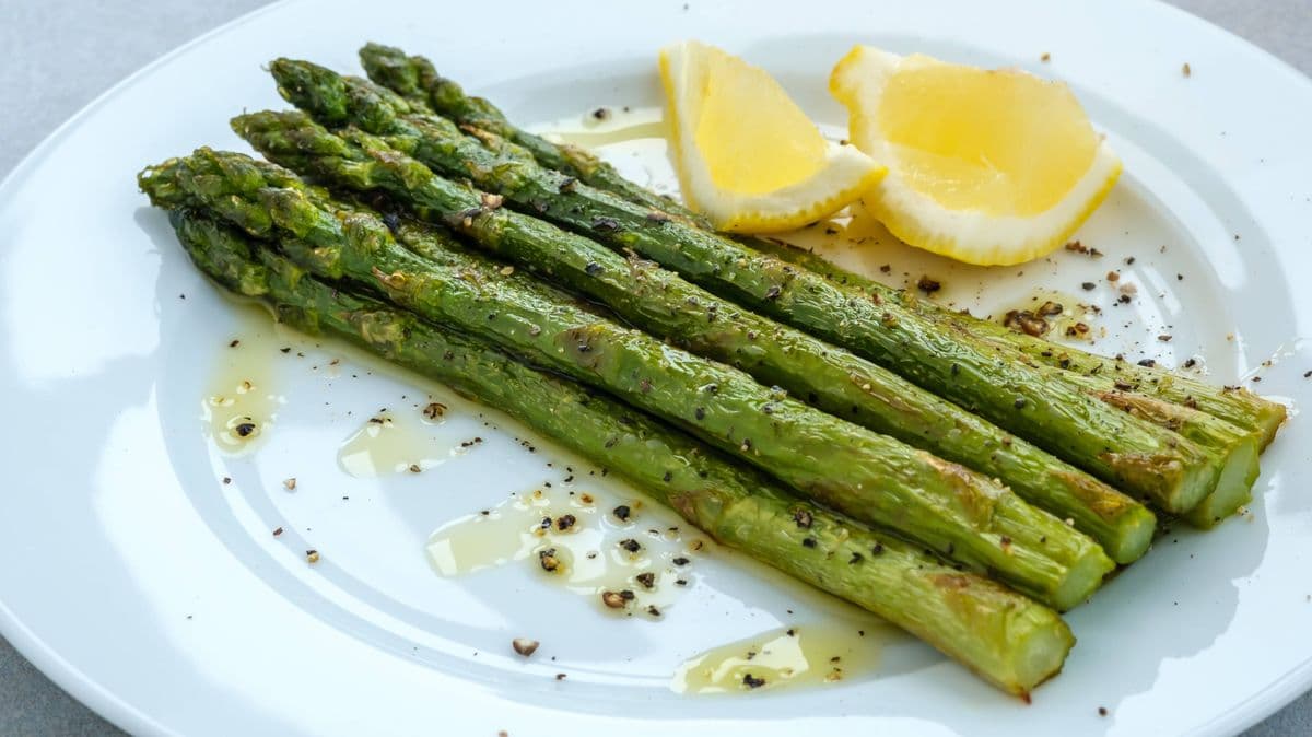 Make Asparagus Taste Better with 2 Simple Ingredients