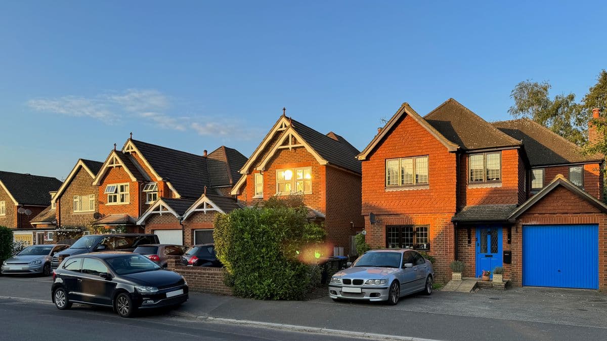 Neighbour Blocks Driveway, Homeowner Shocked by Response
