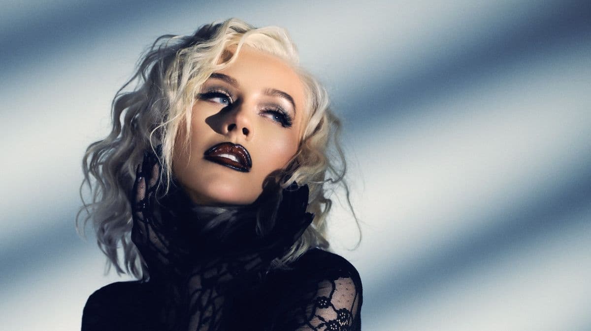 Christina Aguilera to Perform in the UK