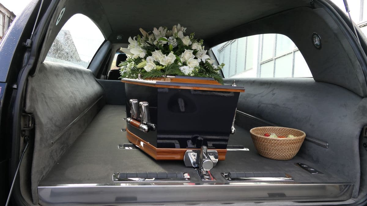 Man Proposes to Girlfriend at Grandma's Funeral