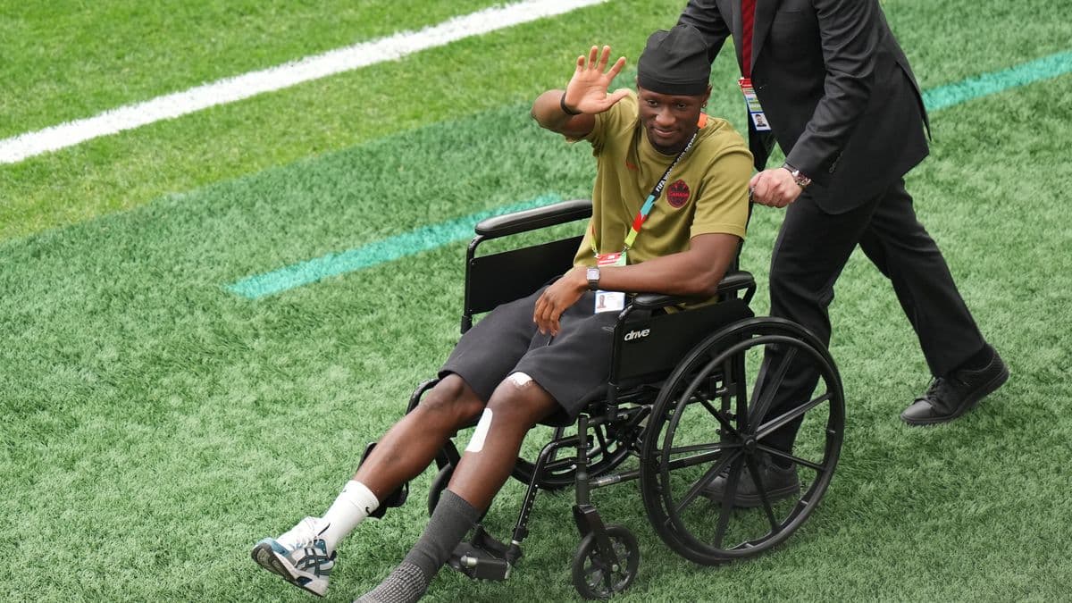 Ismael Kone Gets a Hero's Welcome After His World Cup Injury