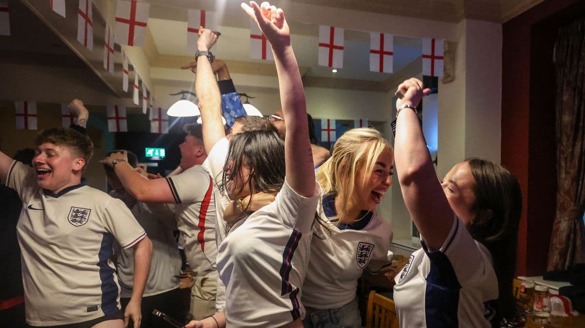 England Fans Get Ready for Next World Cup Game