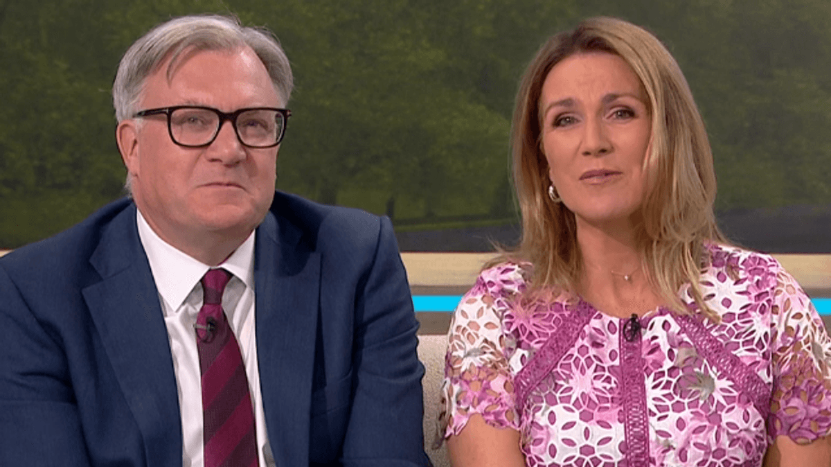 GMB's Susanna Reid makes fun of Cat Deeley's clothes on live TV