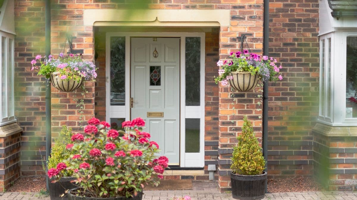 Make your home look nice with a cheap item from Home Bargains