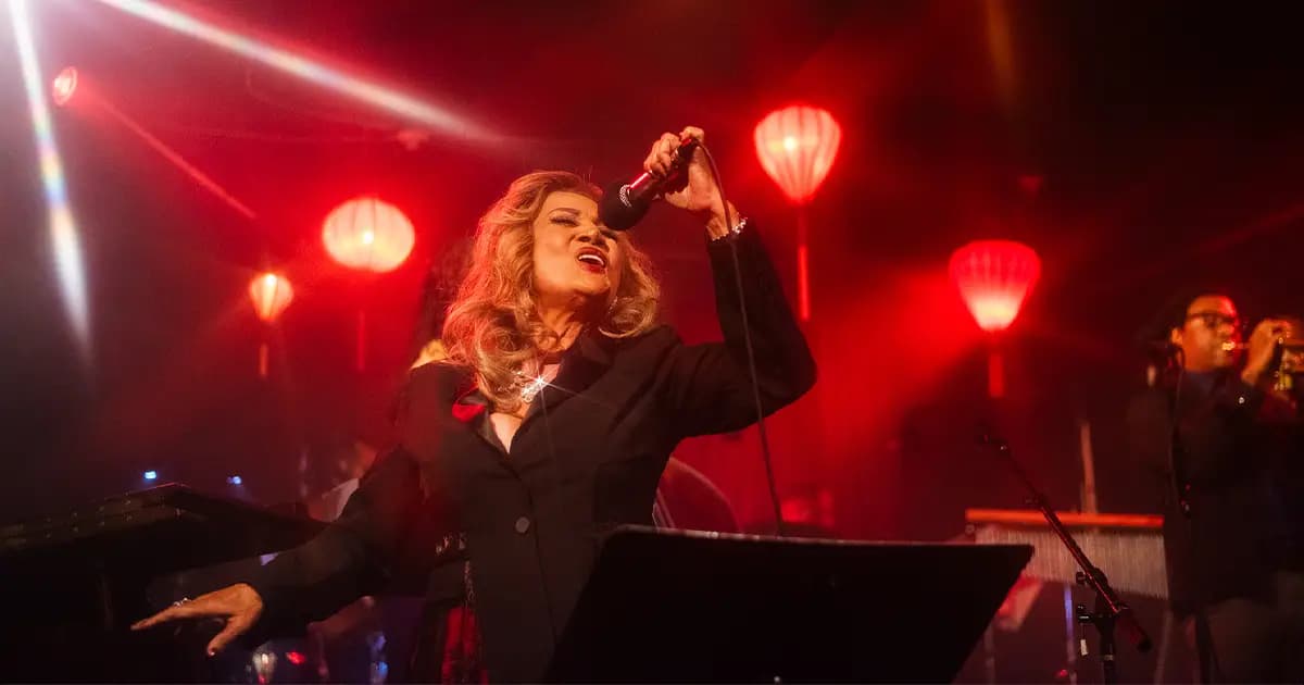 Carol Kim Performs Rare Song 'Tại Vắng Anh' with Saigon Jazz Revival