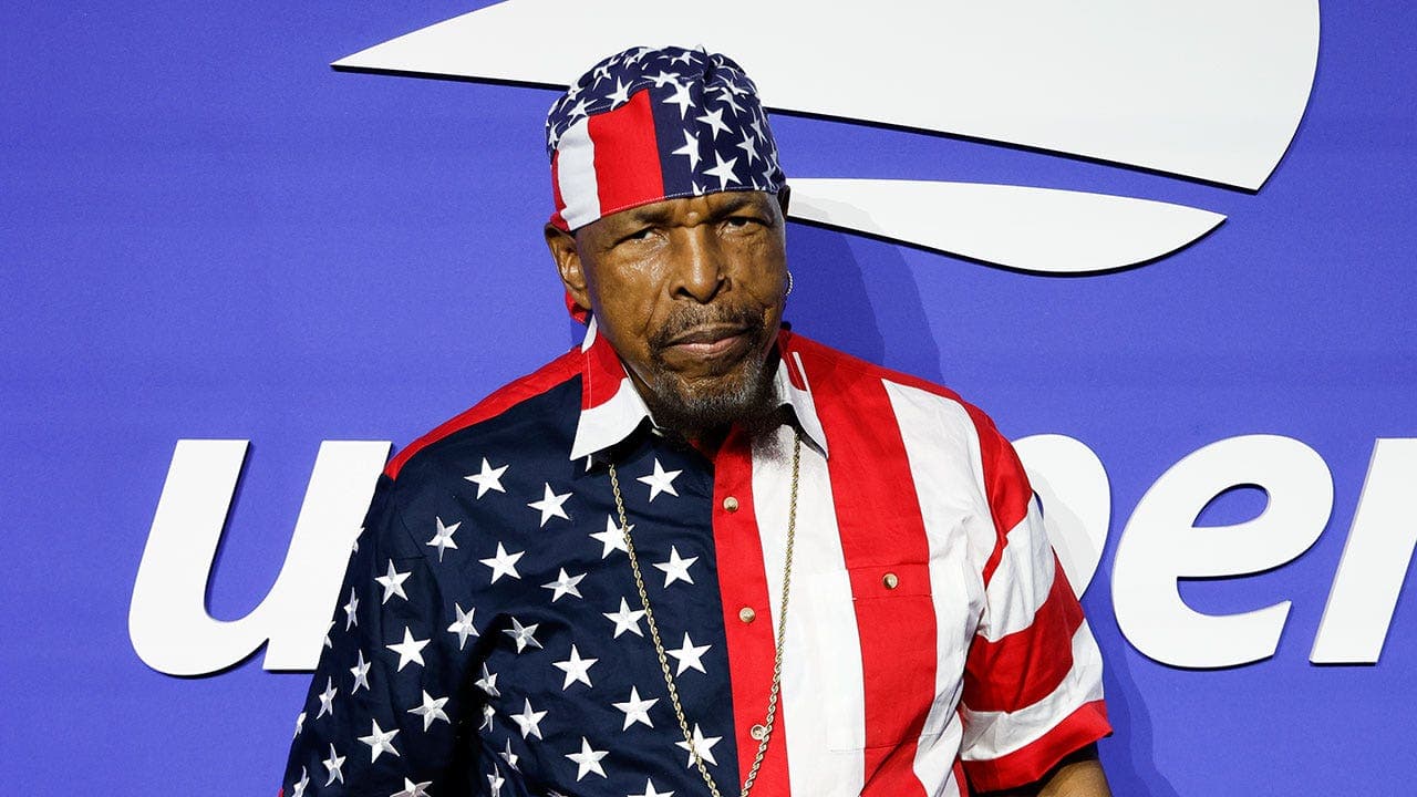 Mr. T’s Rise from the Robert Taylor Homes: Lessons in Self‑Respect, Hard Work, and Mentorship