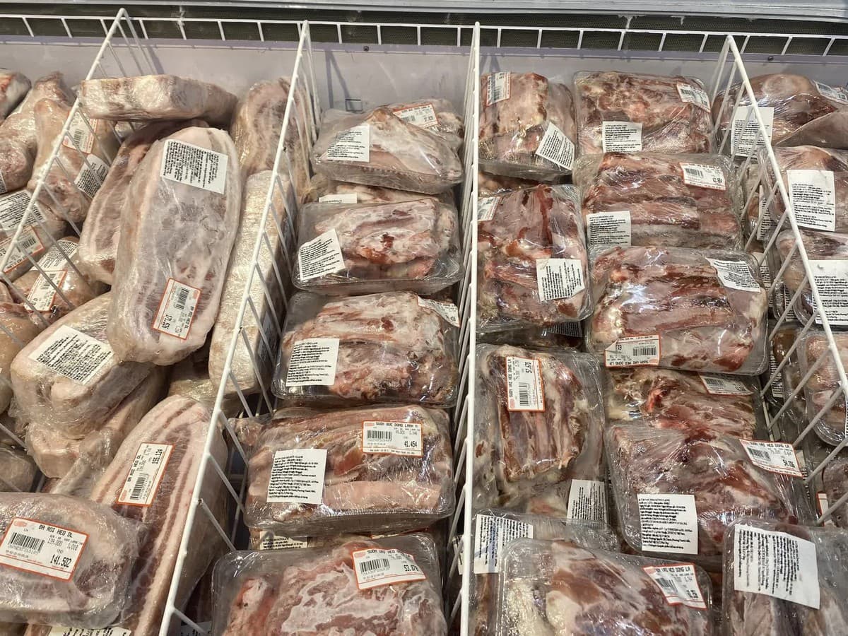 Vietnam Tightens Rules on Low‑Cost Imported Meat Near Expiry