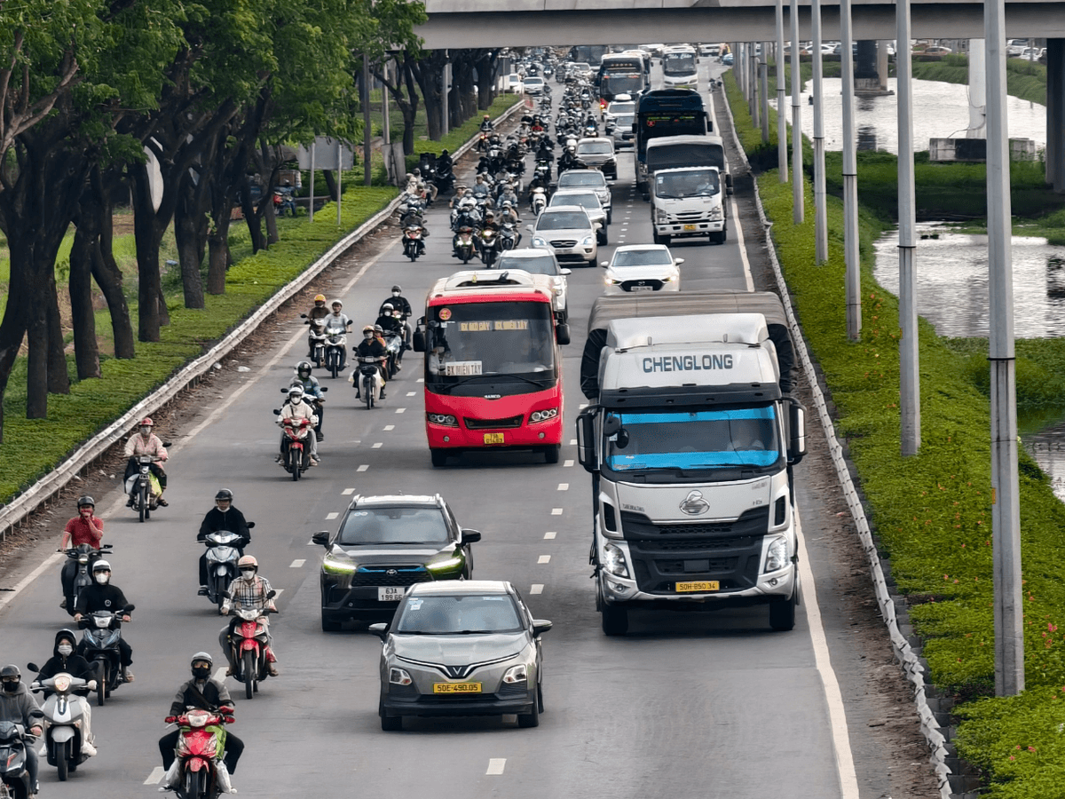 Why Hybrids Keep Growing in Vietnam Even as EVs Rise