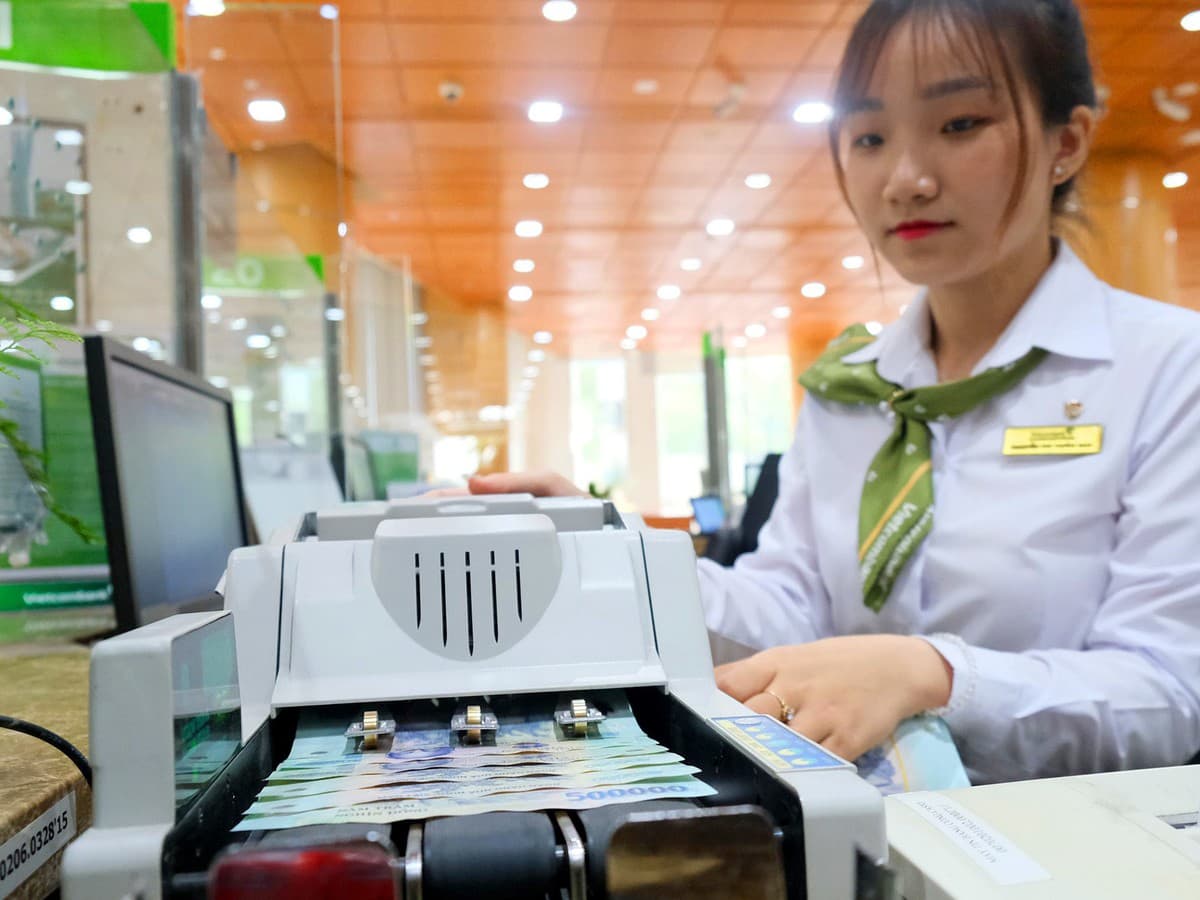 How Vietnam’s Rate Cuts Will Change Savings and Loans for You
