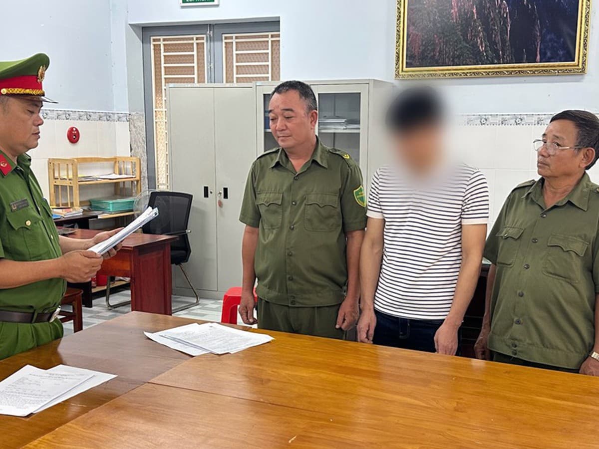 Prosecution of a Shop Owner Shows Risks of Counterfeit Luxury Clothes