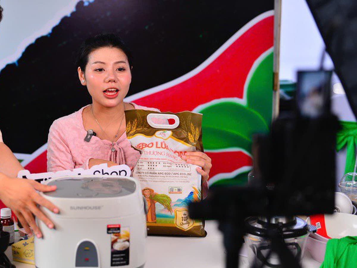 Online‑selling help lifts incomes for southern Vietnam farmers
